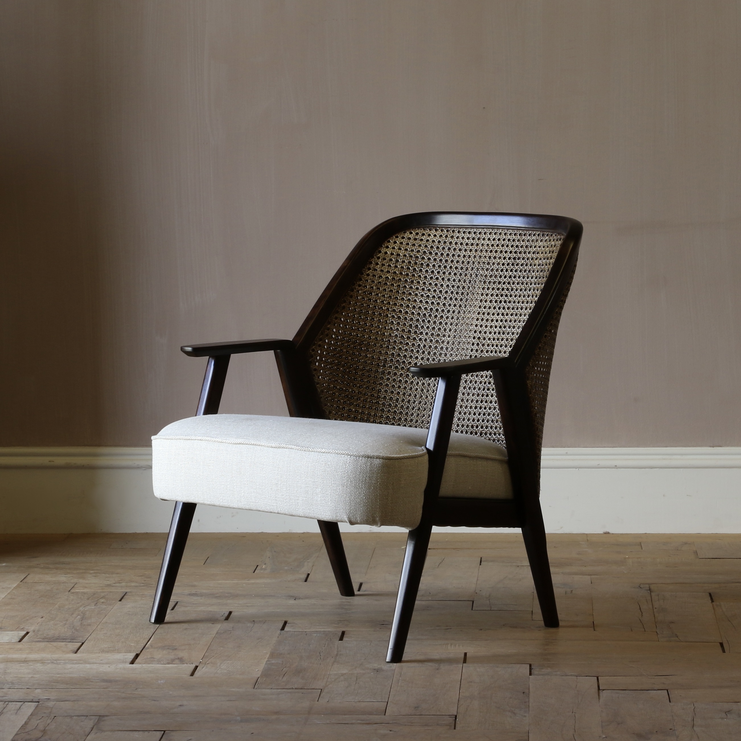 Khan Armchair // JS Editions 